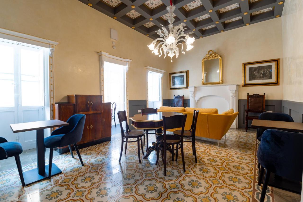 Monreal Boutique Townhouse - R024Rm6 Hotel Paola Eksteriør billede